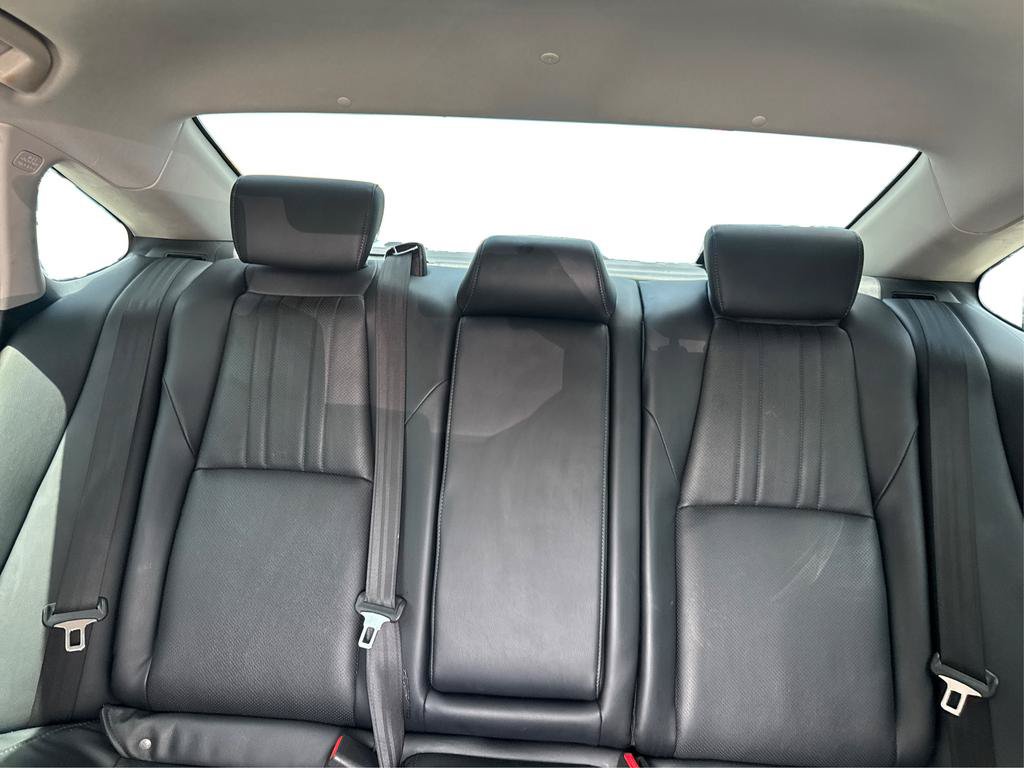 Used 2018 Honda Accord Touring image 13