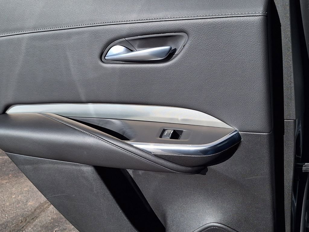 Used 2023 Cadillac XT4 Premium Luxury image 12