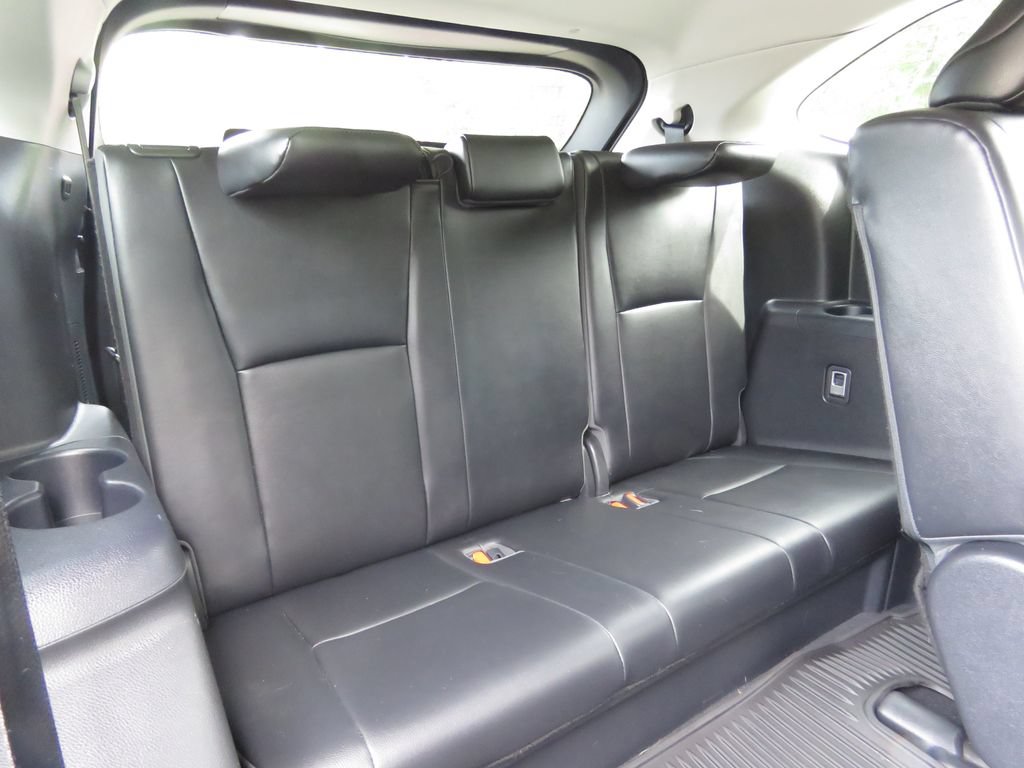 Used 2020 Toyota Highlander XLE AWD/4WD image 17