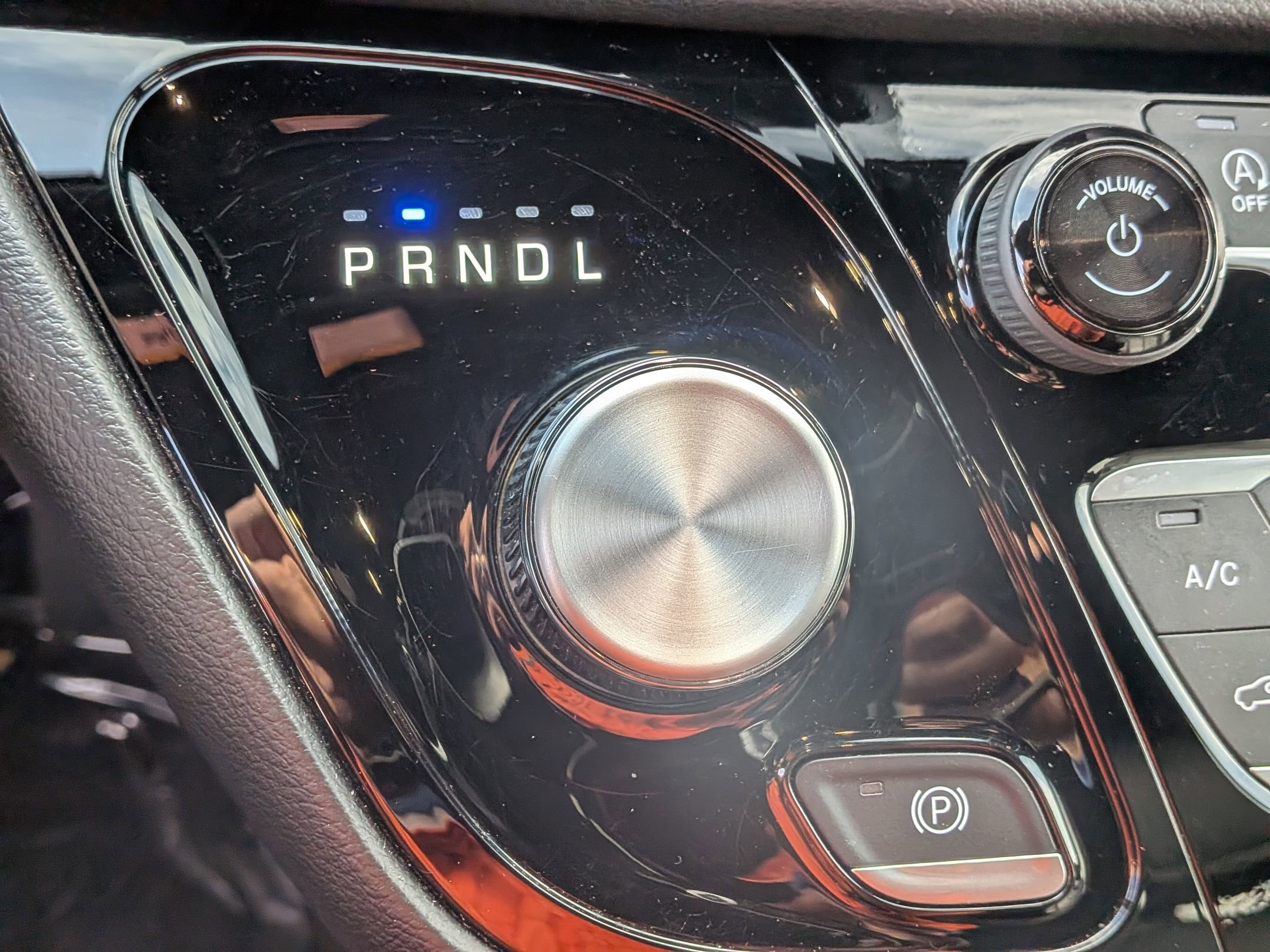 Used 2025 Chrysler Pacifica Select image 30