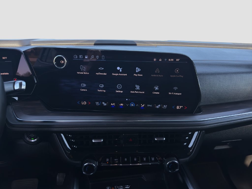 Used 2025 Chevrolet Tahoe Premier AWD/4WD image 16