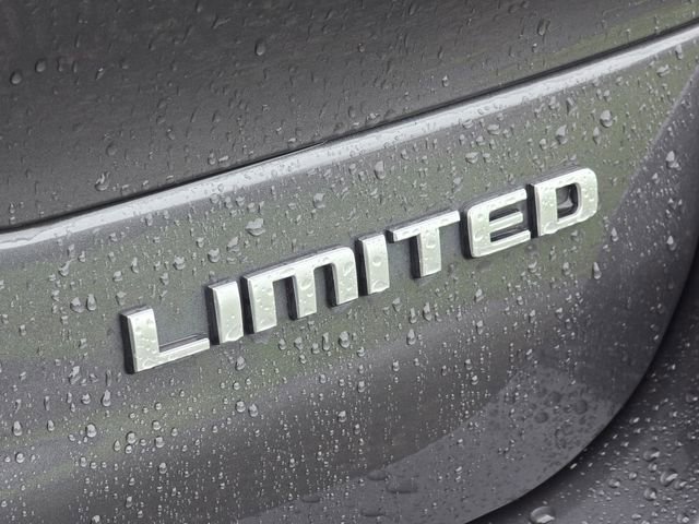 Used 2024 Jeep Grand Cherokee L Limited AWD/4WD image 23