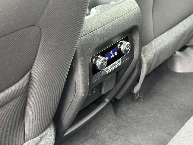 Used 2025 GMC Acadia Elevation image 17