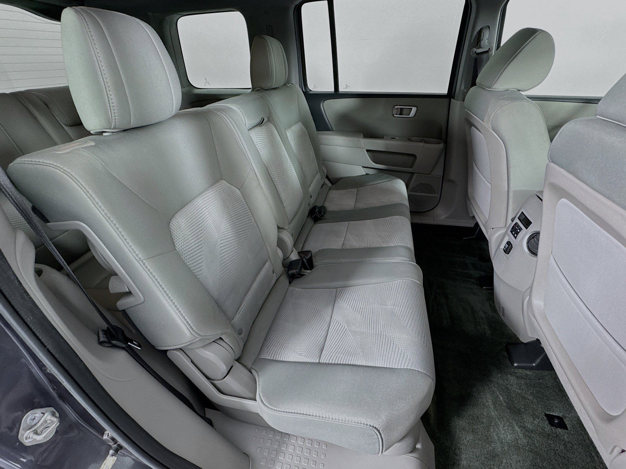 Used 2015 Honda Pilot LX image 26