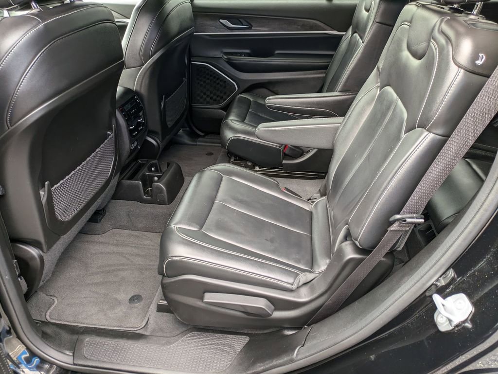 Used 2022 Jeep Grand Cherokee L Limited image 22