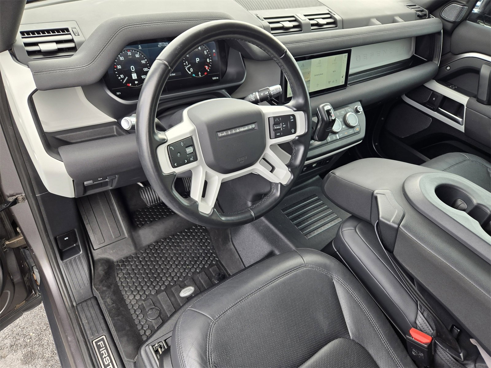 Used 2021 Land Rover Defender 90 First Edition image 23