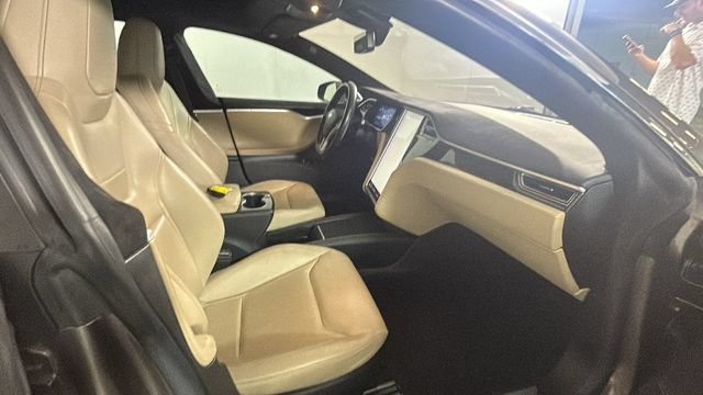 Used 2015 Tesla Model S 60 RWD image 28