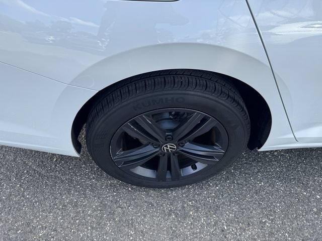 Used 2023 Volkswagen Jetta SE w/ Black Wheel Package FWD image 11