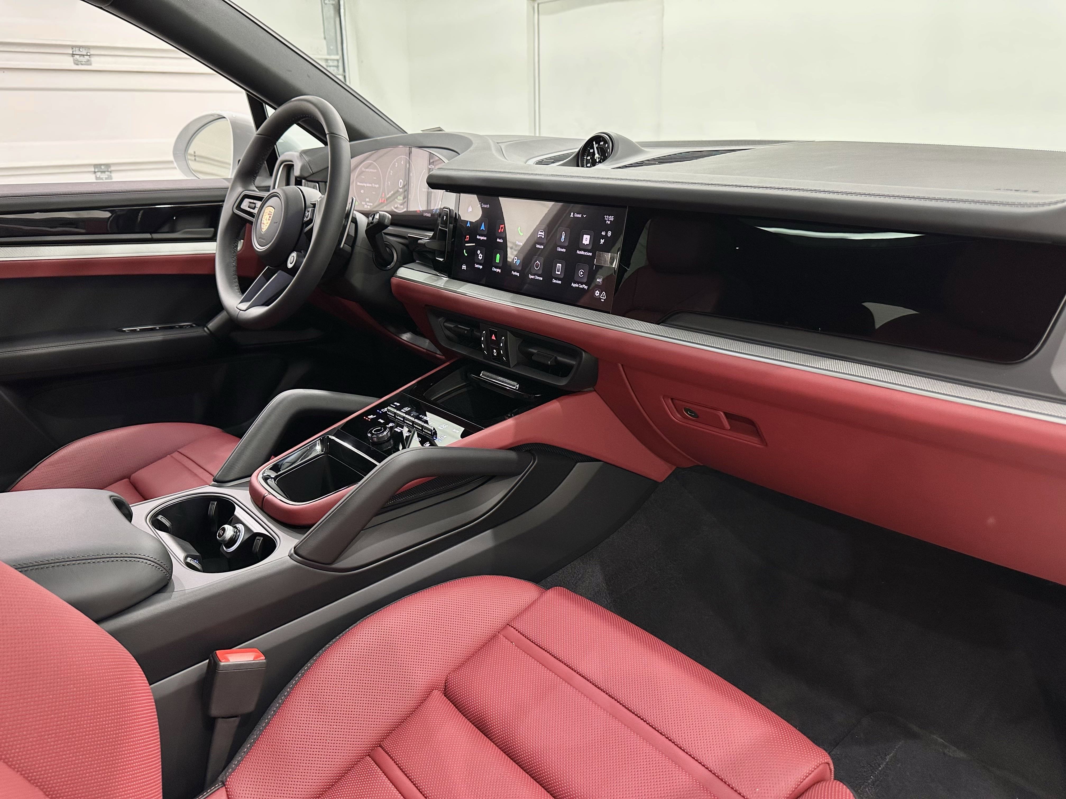 Certified 2025 Porsche Cayenne E-Hybrid image 24