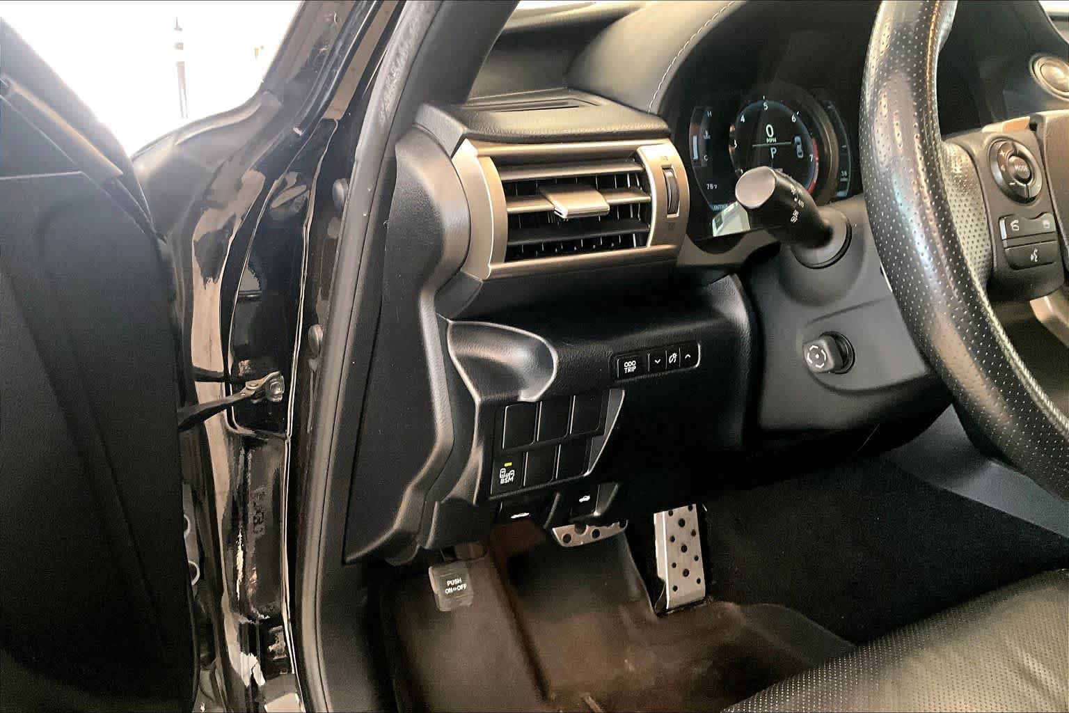 Used 2015 Lexus IS 350 w/ F-Sport Package RWD image 29