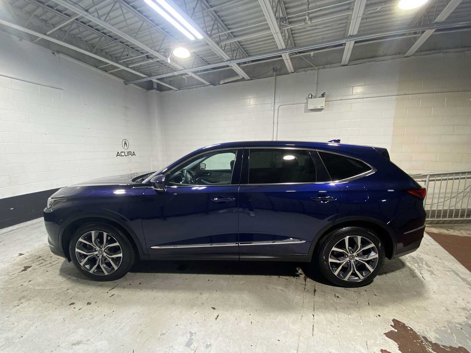 Certified 2024 Acura MDX SH-AWD w/ Technology Package image 3