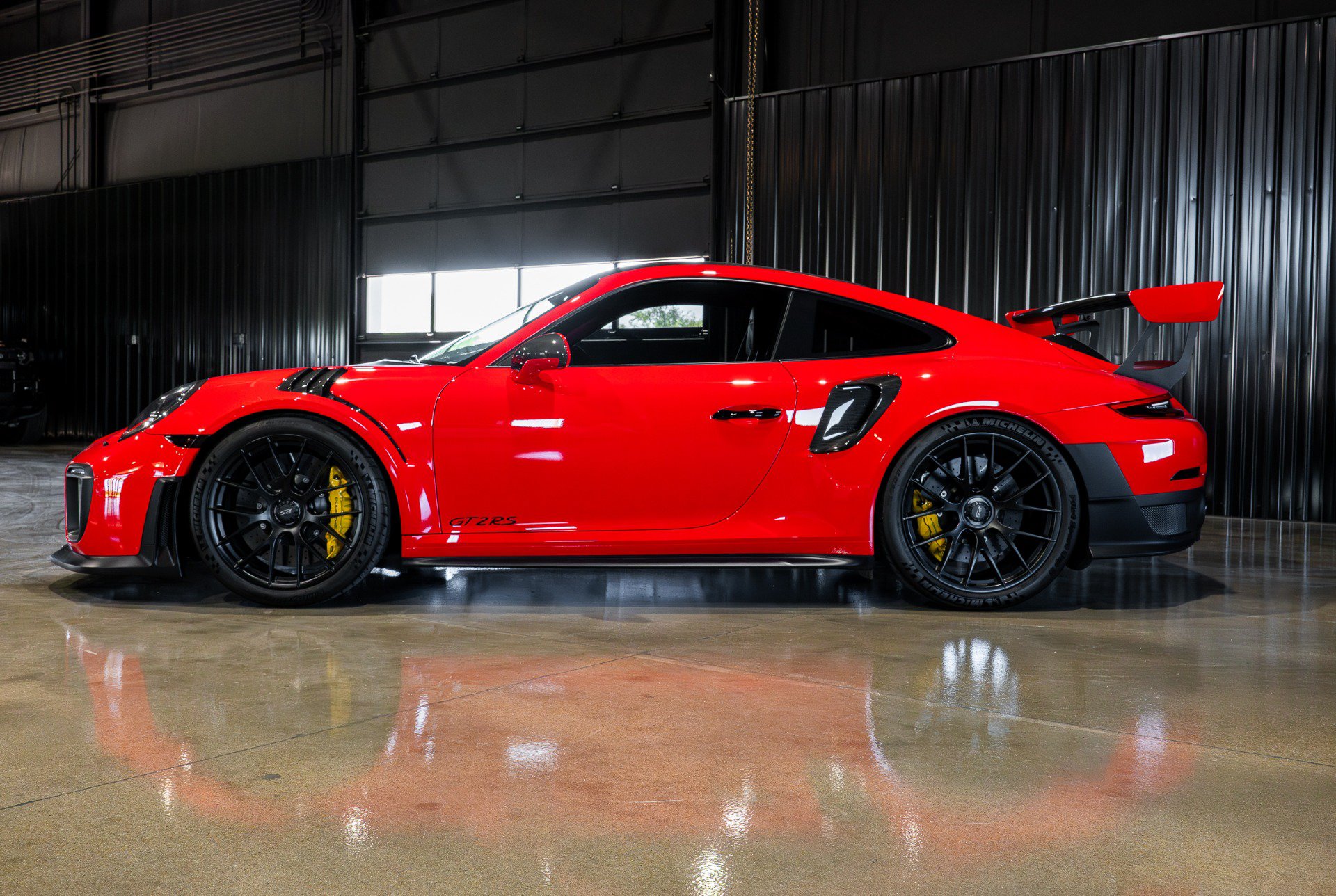 Used 2018 Porsche 911 GT2 RS RWD image 3