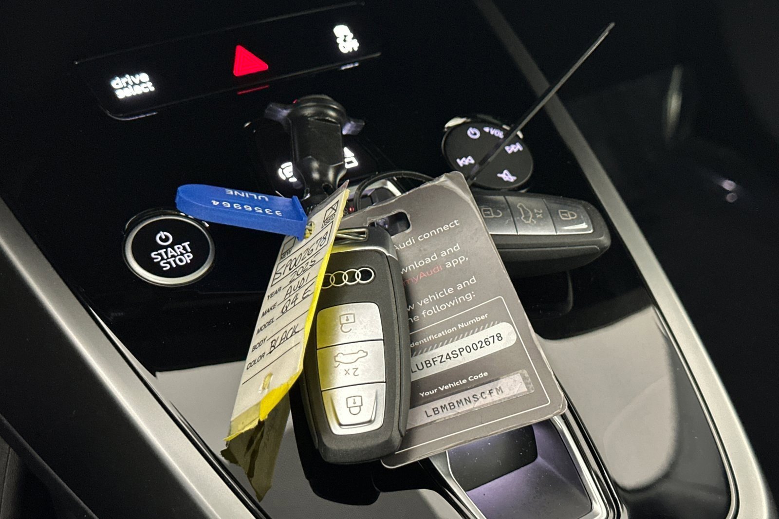 Used 2025 Audi Q4 e-tron Premium Plus image 24