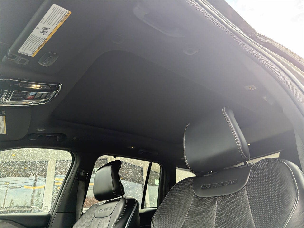 Used 2023 Jeep Grand Cherokee Overland w/ Luxury Tech Group IV image 33