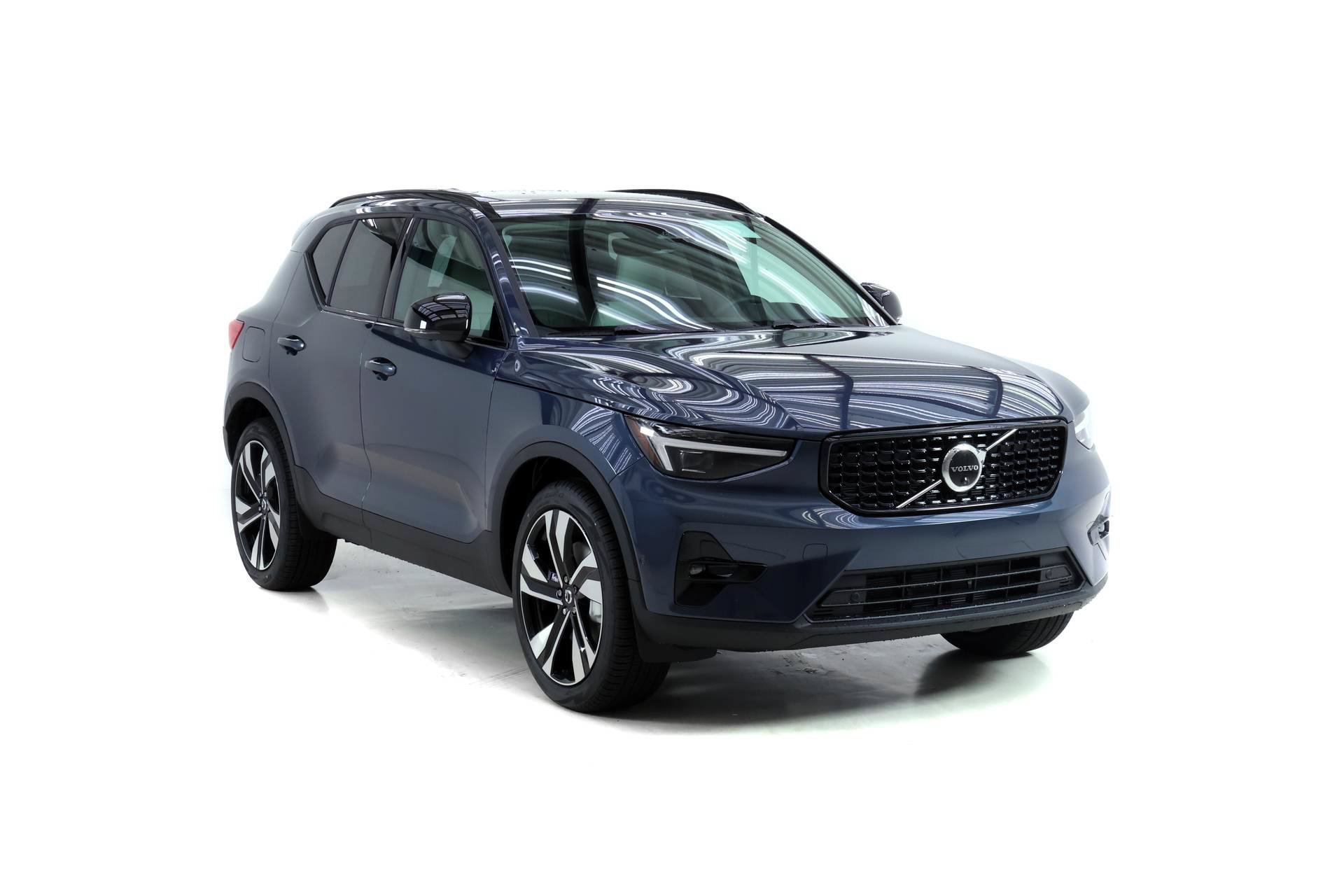 New 2026 Volvo XC40 B5 Ultra w/ Protection Package Premier AWD/4WD image 2