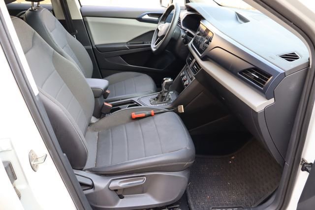 Used 2022 Volkswagen Taos SE FWD image 16