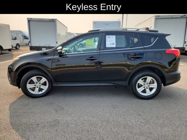 Used 2013 Toyota RAV4 XLE AWD/4WD image 4