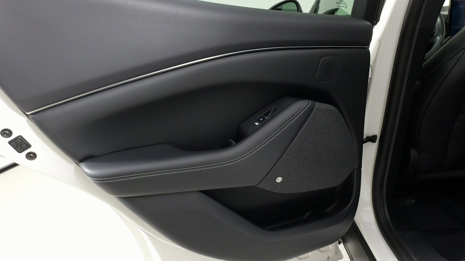 Used 2022 Ford Mustang Mach-E Premium image 32