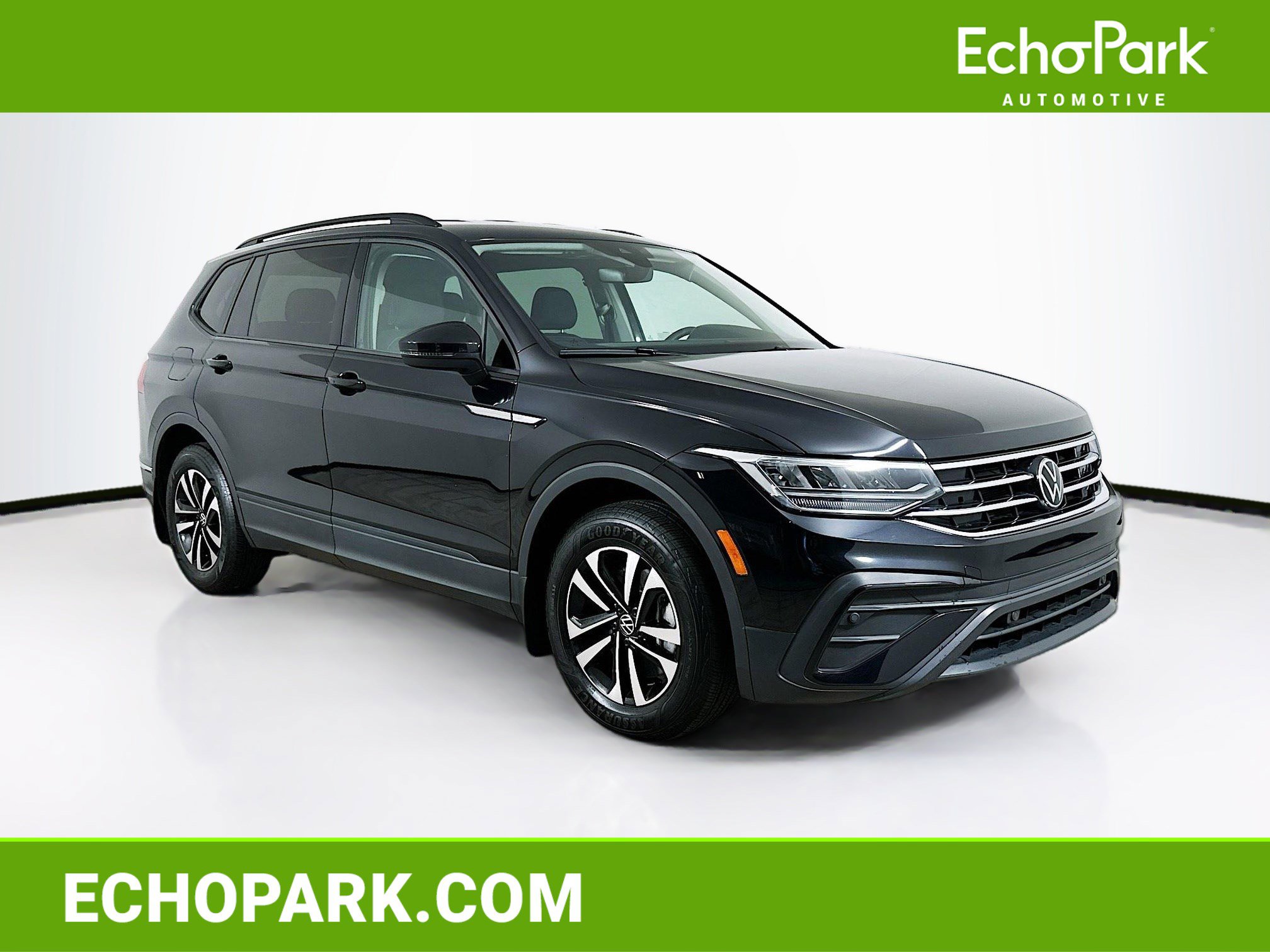Used 2024 Volkswagen Tiguan S image 1
