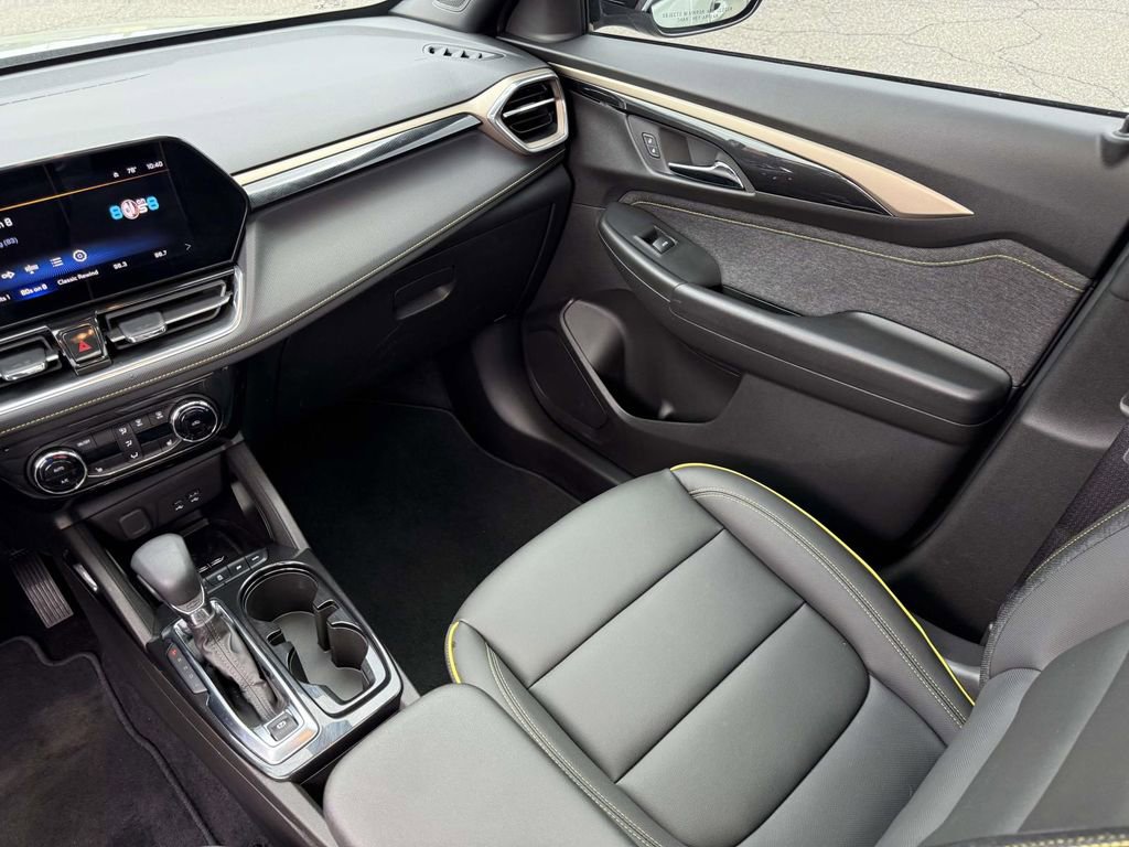 Used 2025 Chevrolet TrailBlazer ACTIV w/ Convenience Package image 29