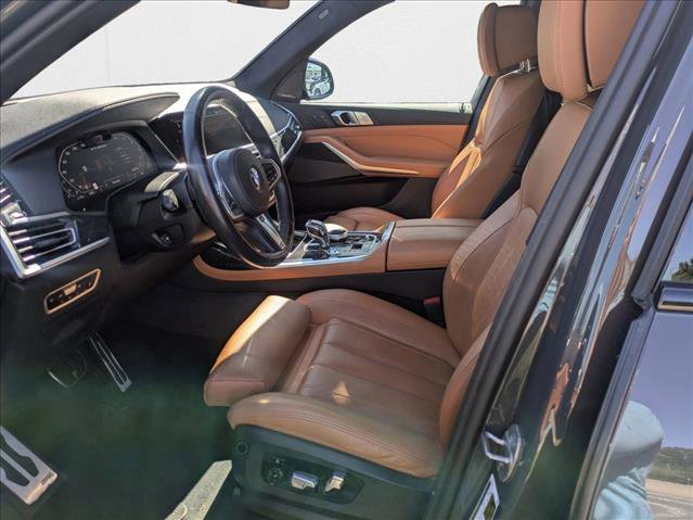Used 2022 BMW X7 M50i image 11