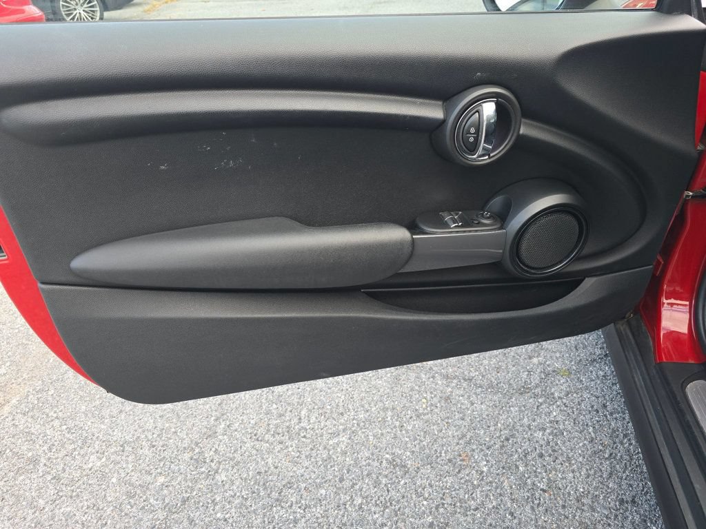 Used 2014 MINI Cooper 2-Door Hardtop FWD image 9