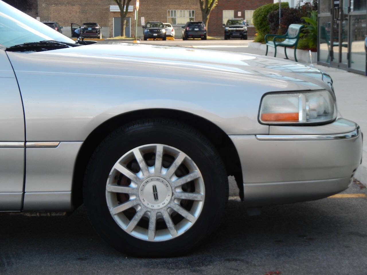Used 2007 Lincoln Town Car Signature image 22