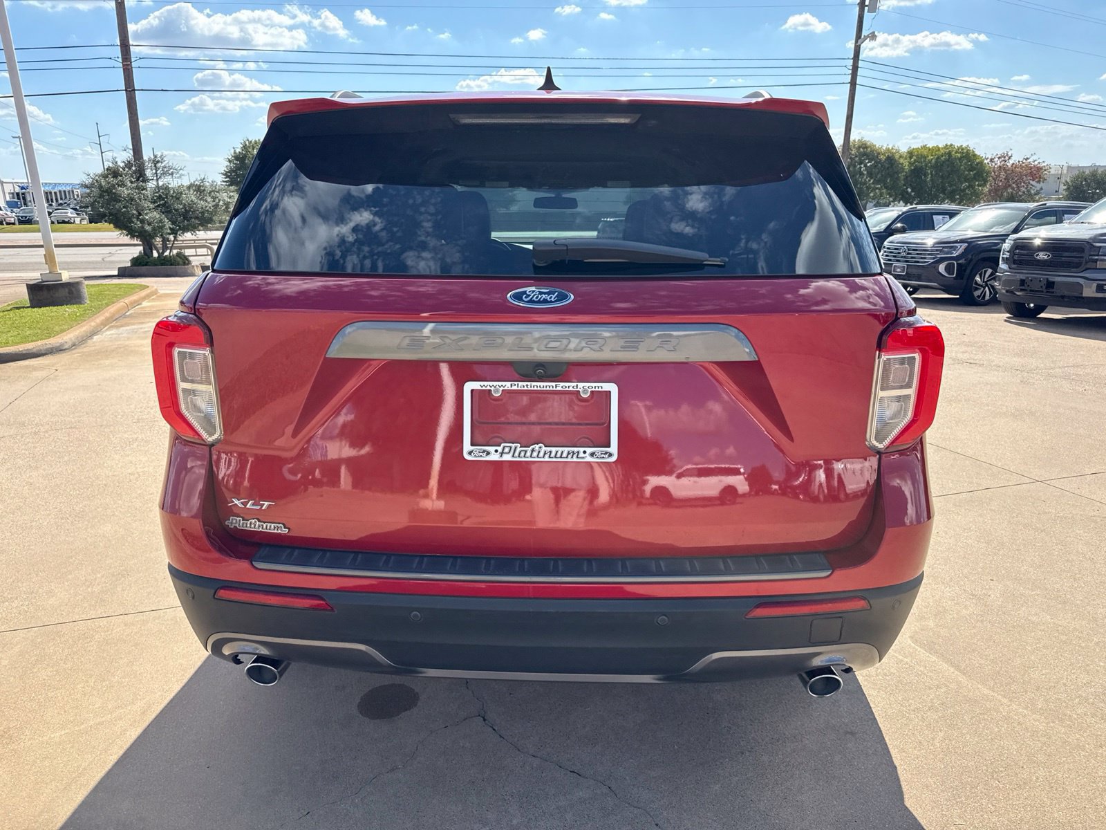Used 2023 Ford Explorer XLT w/ Equipment Group 202A RWD image 6