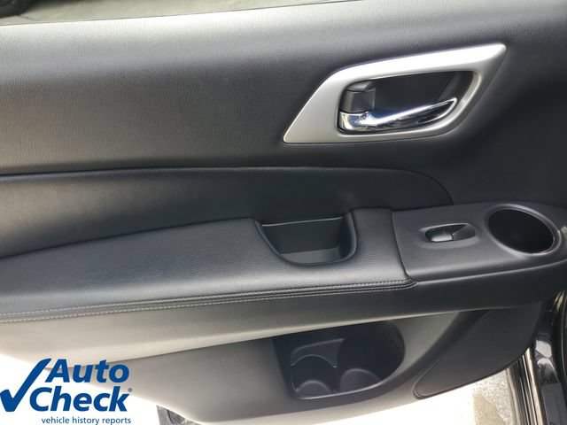 Used 2020 Nissan Pathfinder Platinum FWD image 15