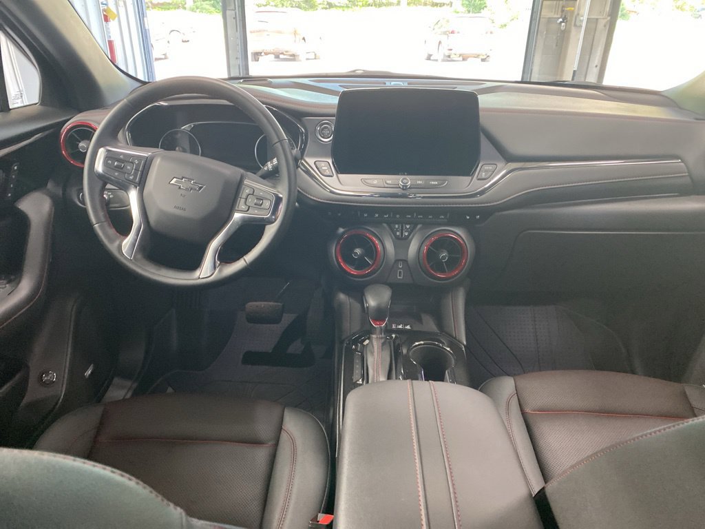 Certified 2026 Chevrolet Blazer RS w/ Driver Confidence II Package AWD/4WD image 2