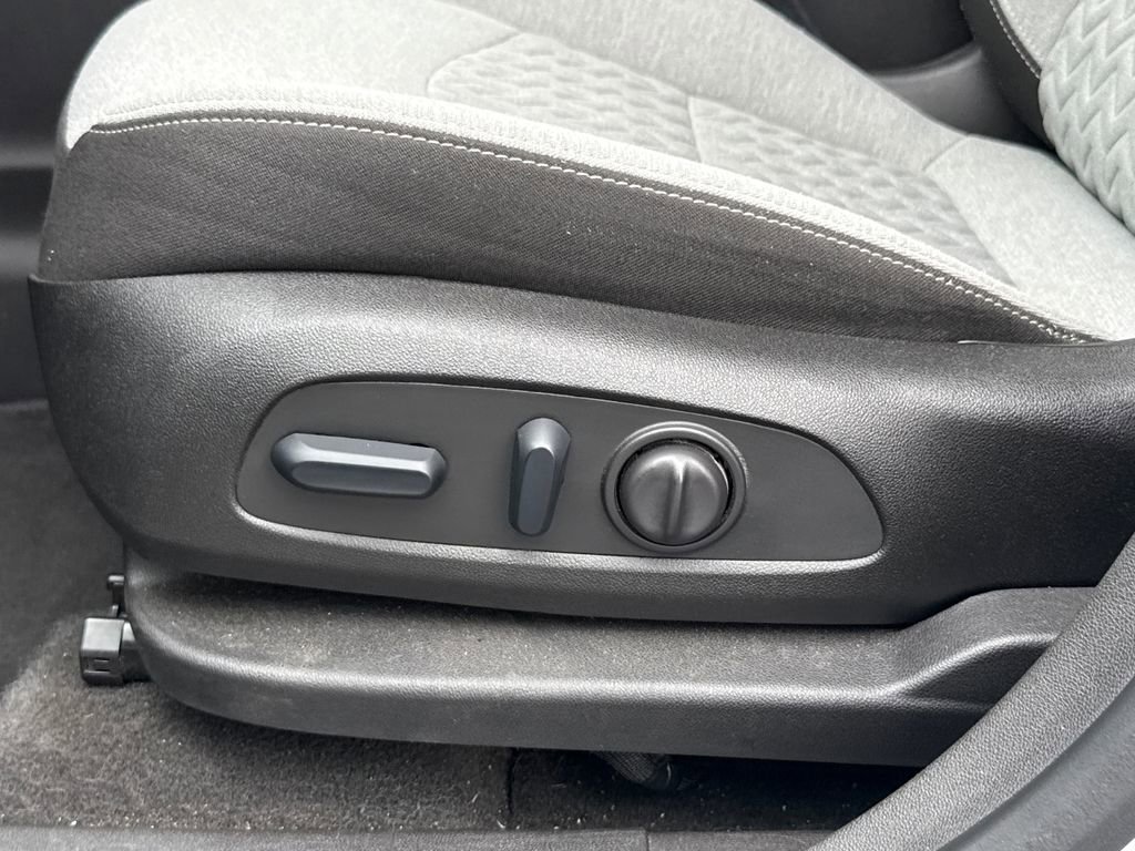 Used 2022 Chevrolet Equinox LT FWD image 25