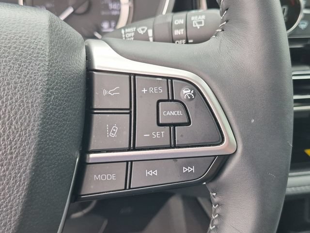 Certified 2025 Toyota Highlander XLE AWD/4WD image 19