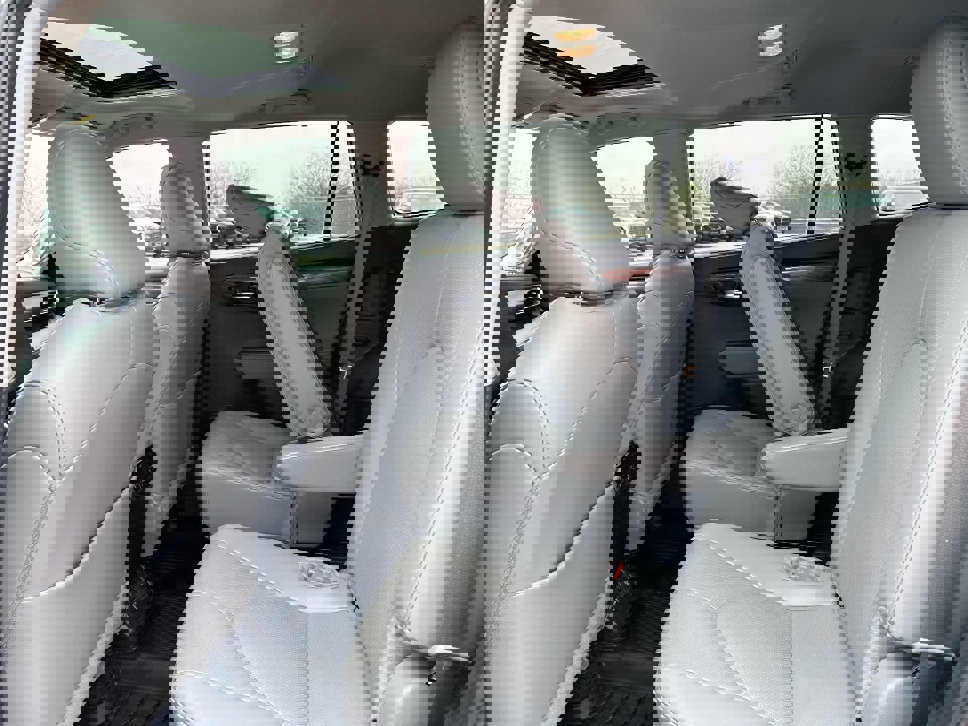 Used 2024 Toyota Highlander Limited image 26