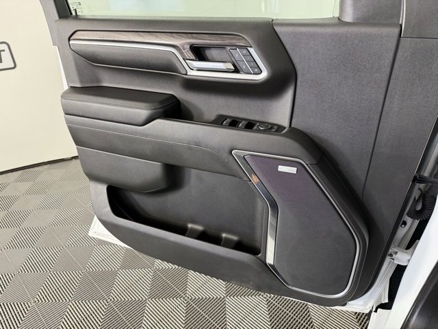 Used 2022 Chevrolet Silverado 1500 LTZ w/ Z71 Off-Road Package image 13