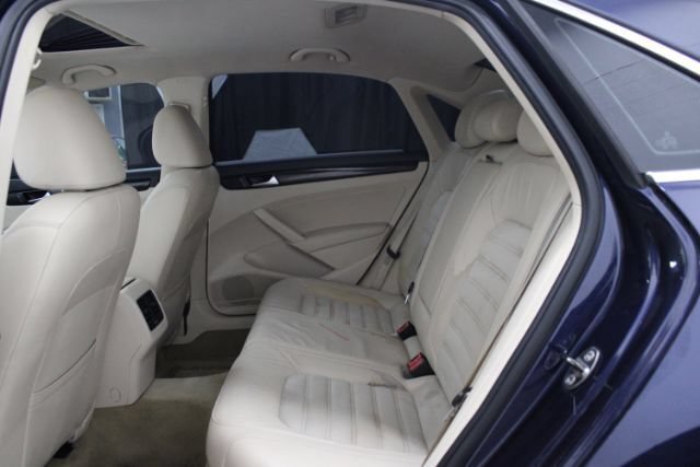 Used 2014 Volkswagen Passat TDI SEL Premium FWD image 20