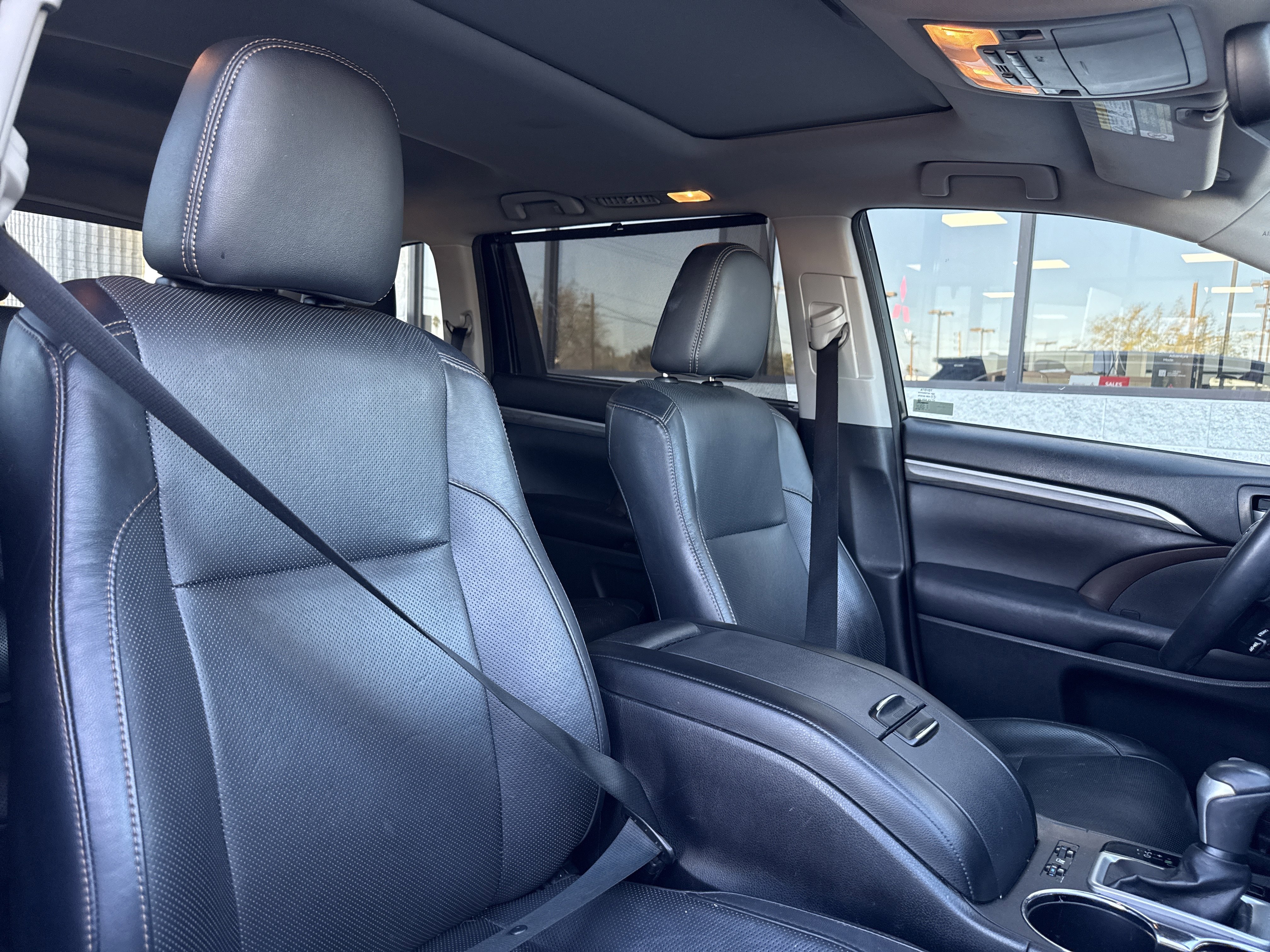 Used 2017 Toyota Highlander Limited image 41