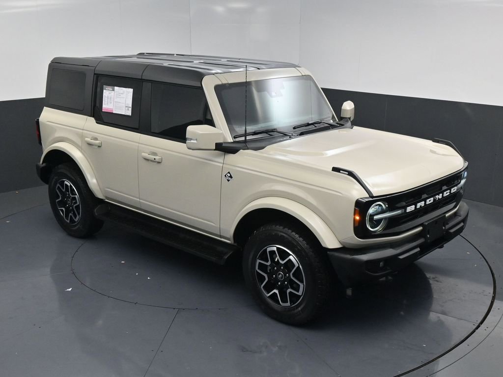 Used 2025 Ford Bronco Outer Banks image 15