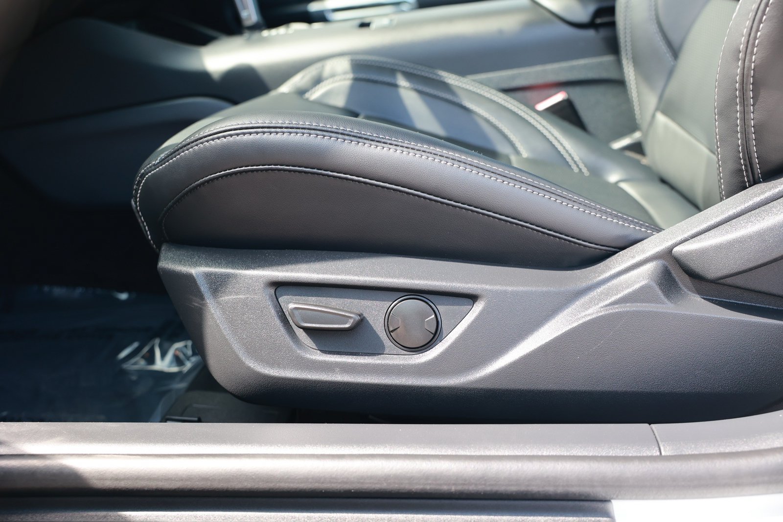 Used 2026 Ford Mustang Premium w/ Anti-Theft Package RWD image 18