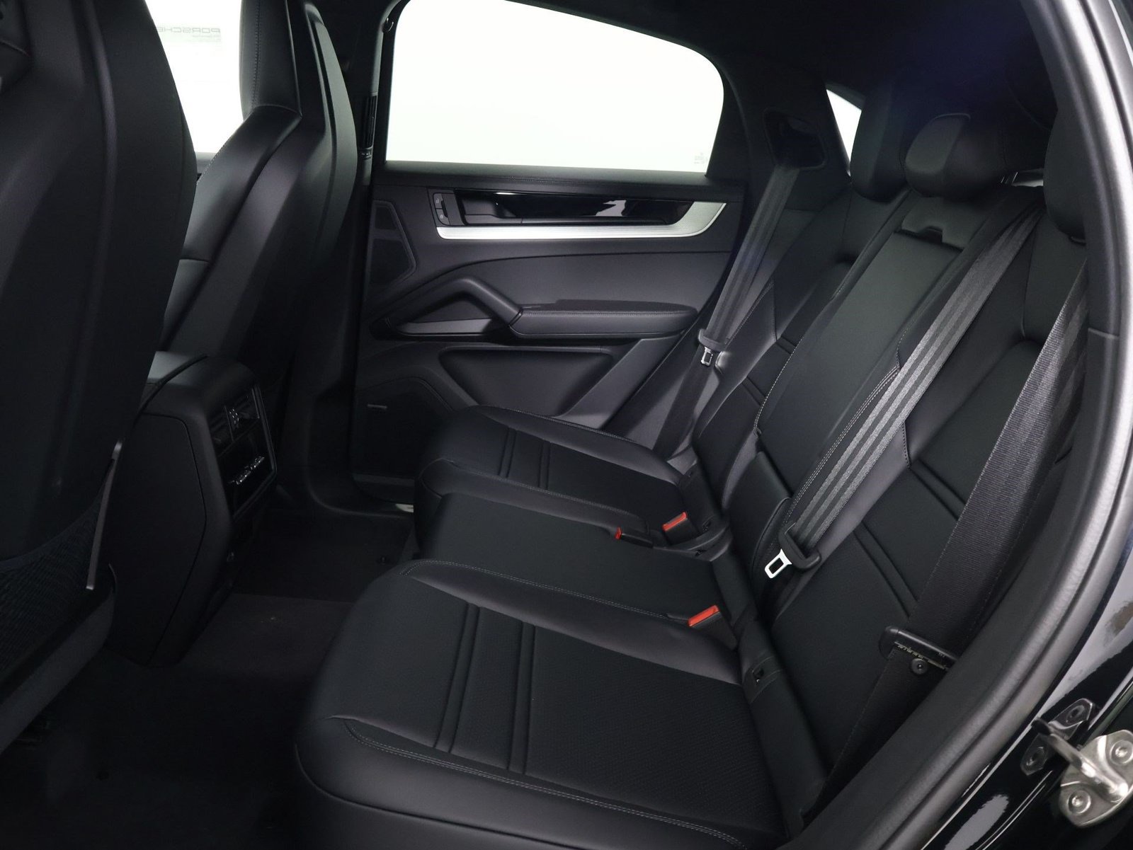 New 2026 Porsche Cayenne Coupe AWD/4WD image 18