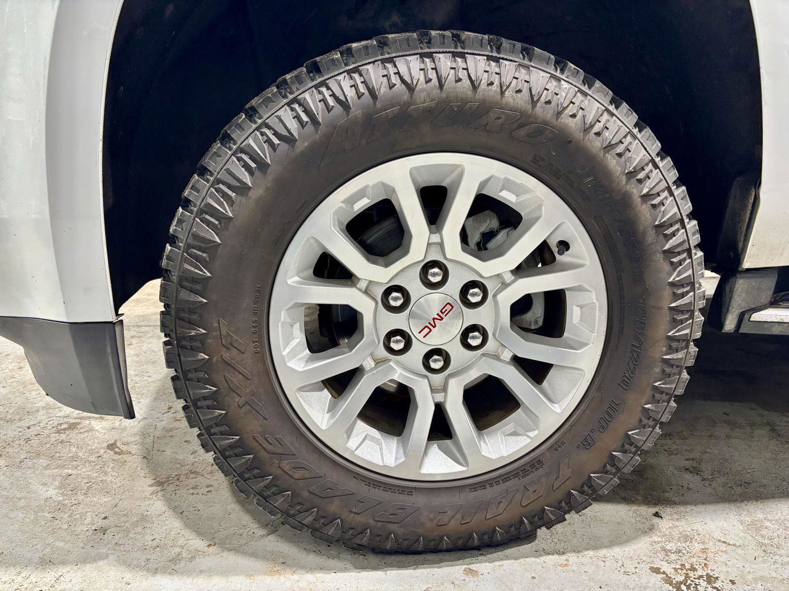 Used 2019 GMC Yukon XL SLT image 33