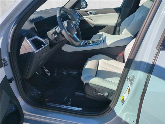 Certified 2026 BMW X5 xDrive50e w/ M Sport Package AWD/4WD image 17