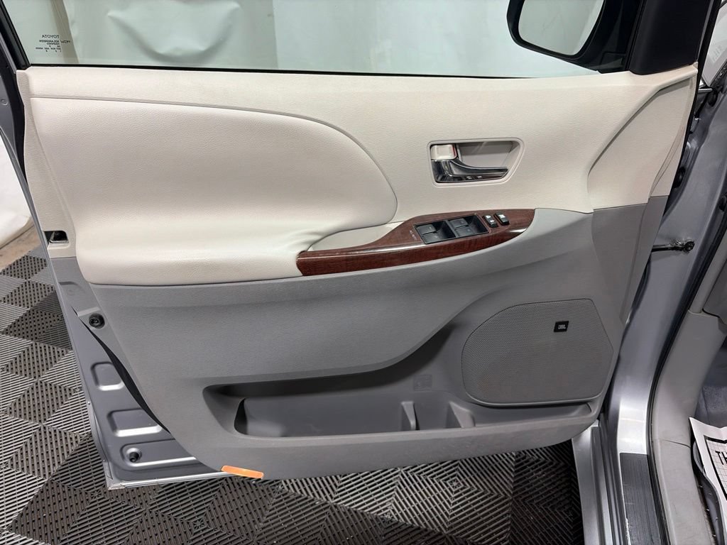 Used 2011 Toyota Sienna XLE w/ XLE Navigation Pkg FWD image 24