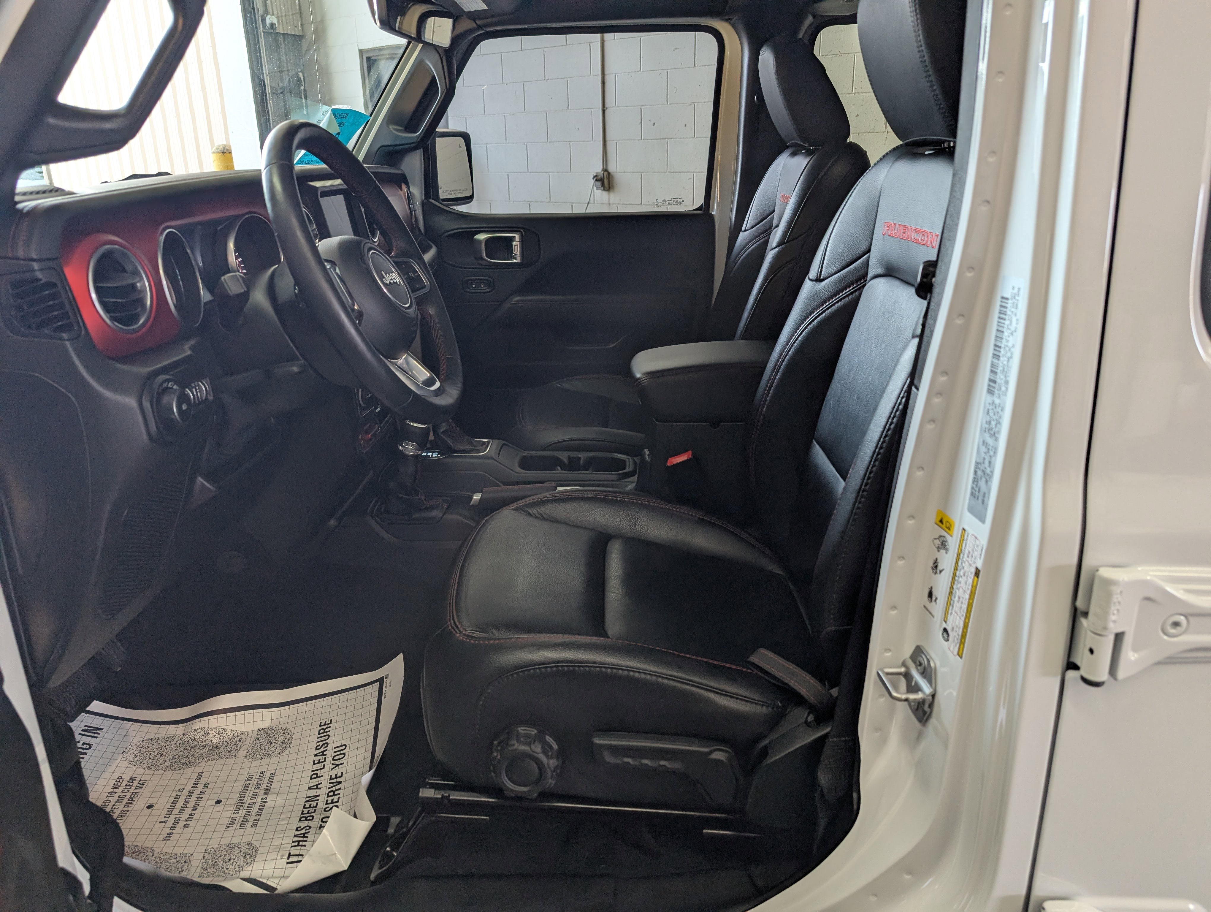 Used 2018 Jeep Wrangler Unlimited Rubicon image 13