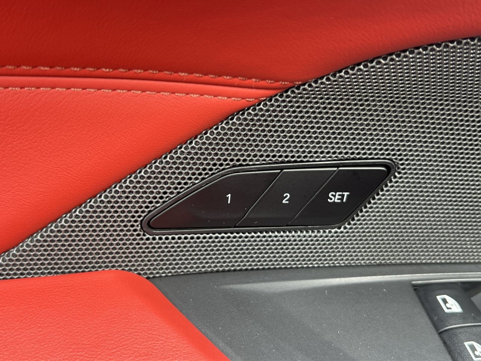 Used 2022 BMW M4 Competition w/ M Carbon Exterior Package RWD image 32