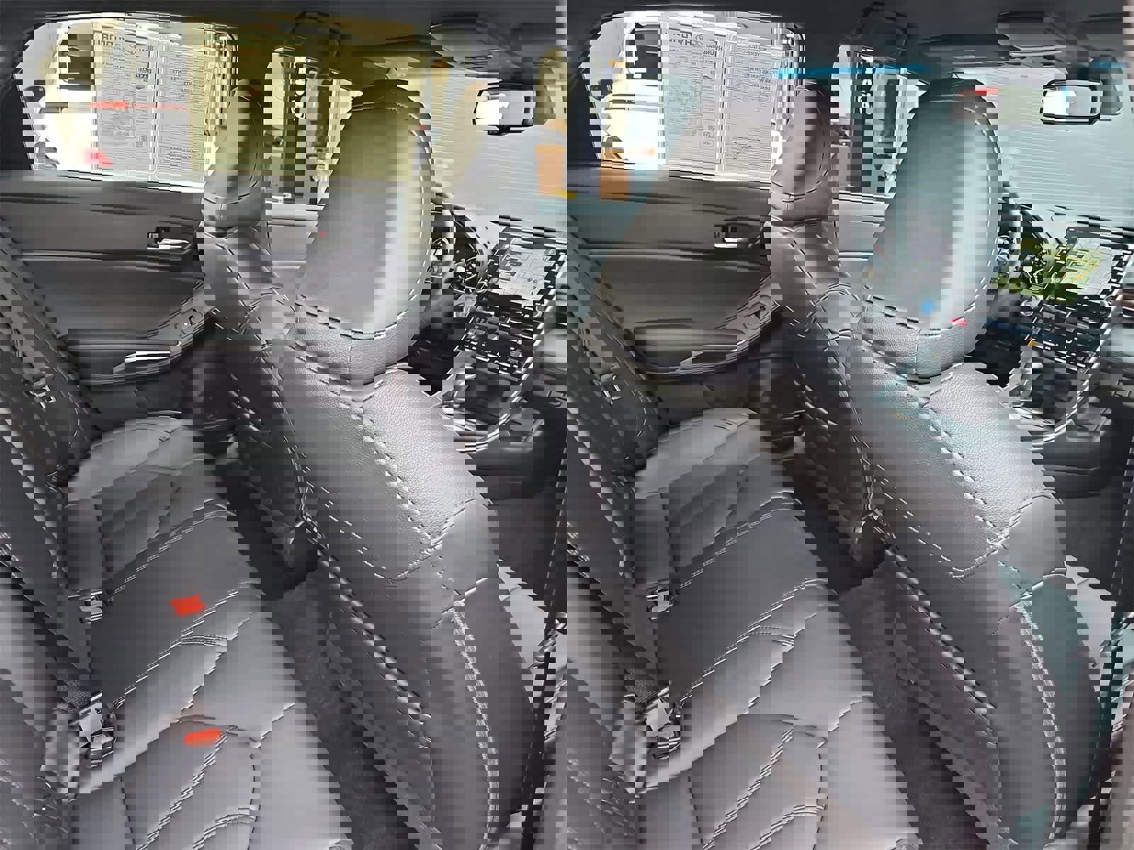 Used 2021 Toyota Avalon XLE w/ Carpet Mat Package (TMS) image 16