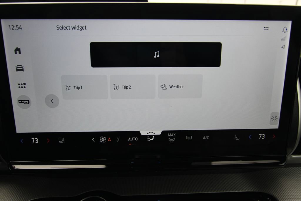 Used 2025 Ford Expedition Active image 36