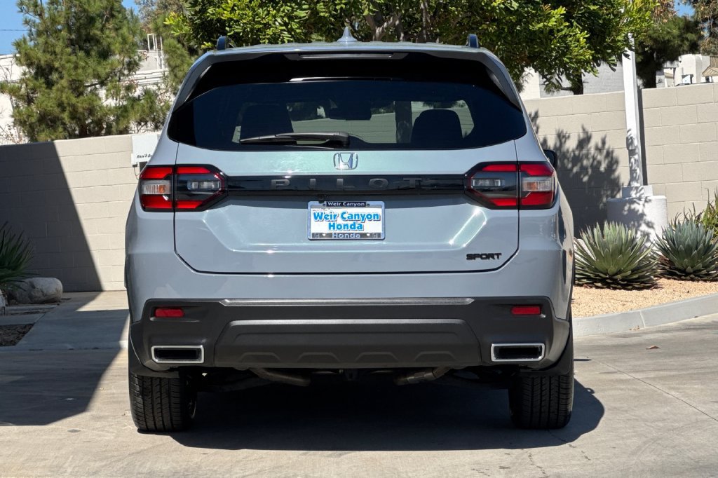 Certified 2024 Honda Pilot Sport image 10