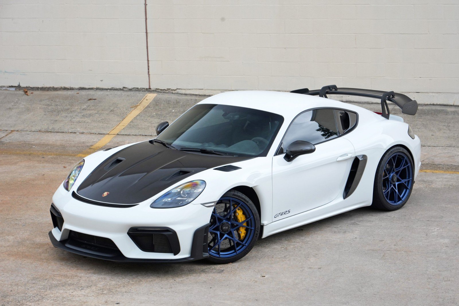 Used 2024 Porsche 718 Cayman GT4 RS w/ Weissach Package RWD image 52