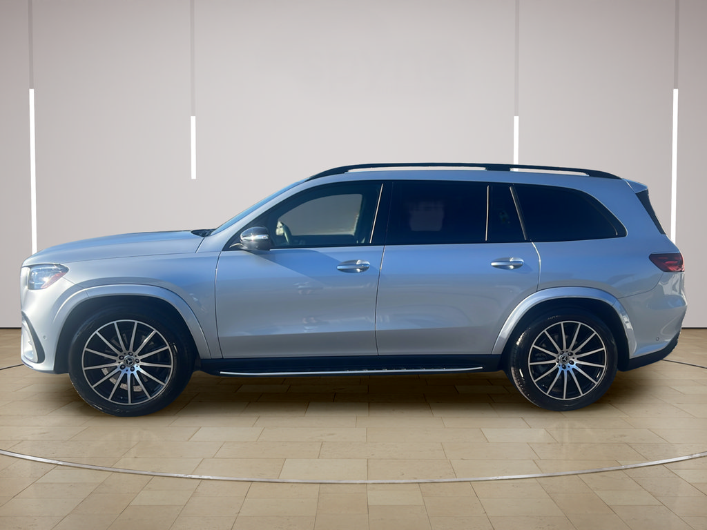 Used 2025 Mercedes-Benz GLS 450 4MATIC image 2