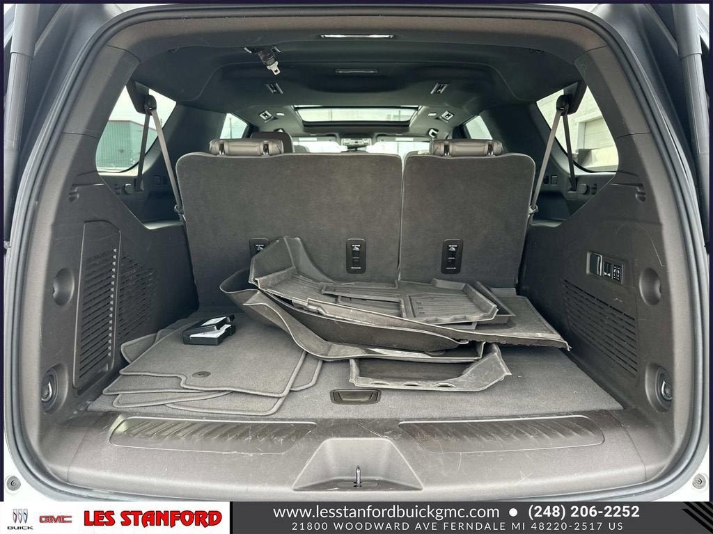 Used 2023 GMC Yukon XL SLT w/ SLT Premium Package AWD/4WD image 11